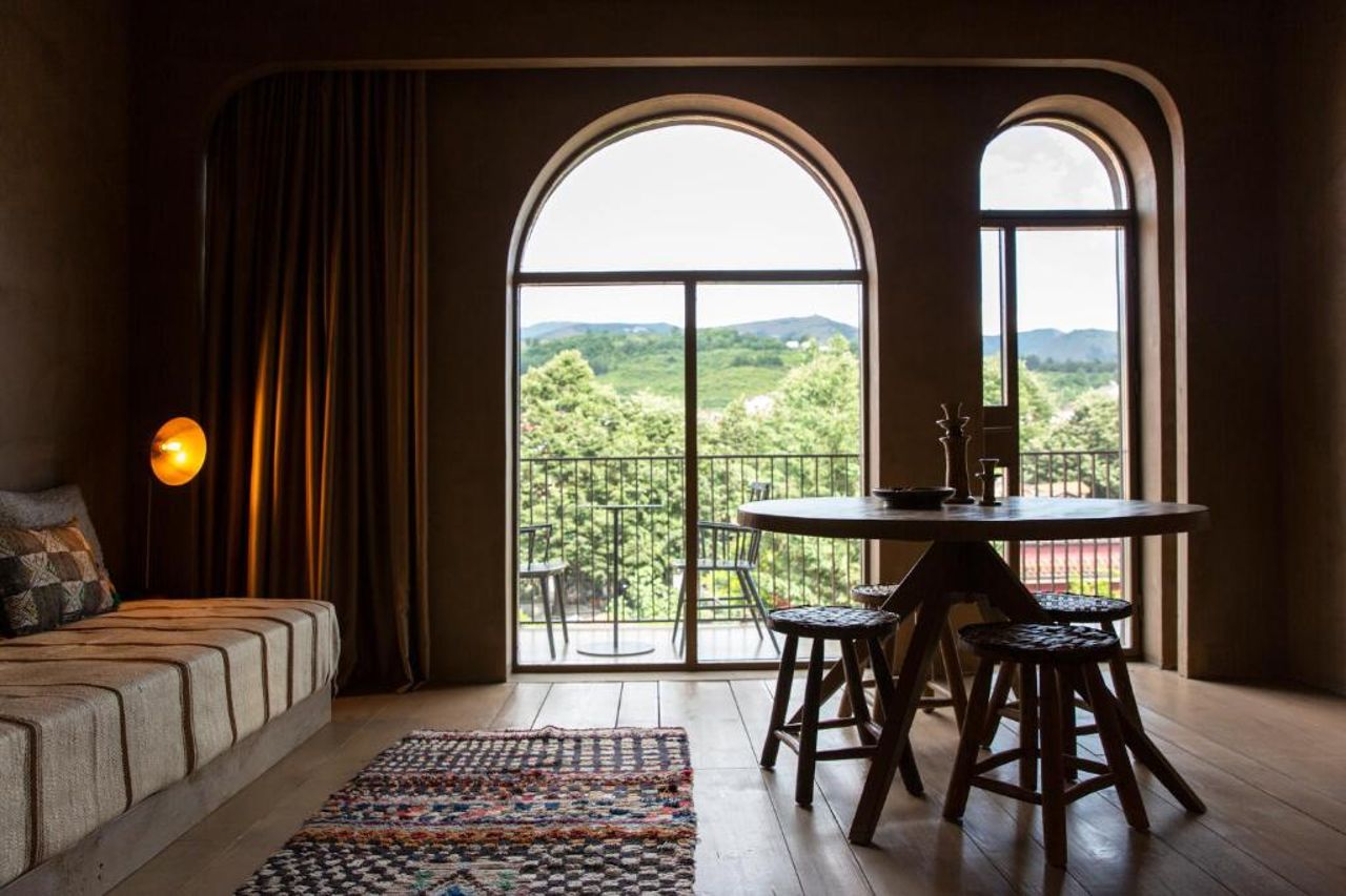 Life Gallery Hotel