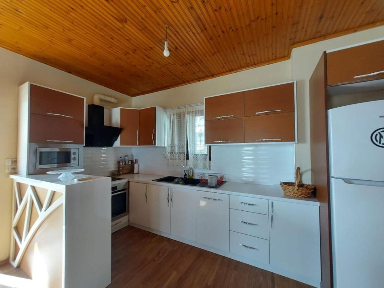 July Seaview Apartment