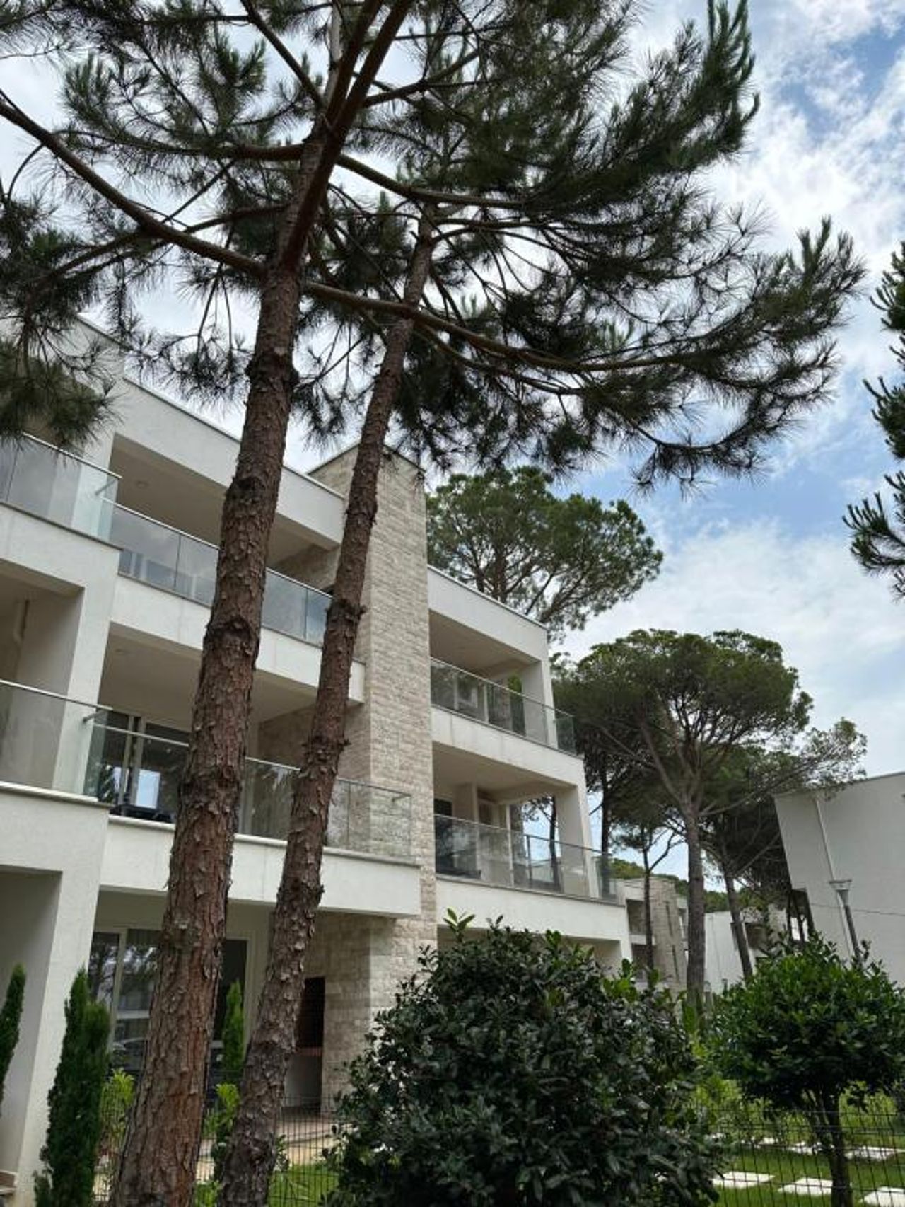 EME APARTMENTS - Kompleksi San Pietro, Gjiri i Lalzit
