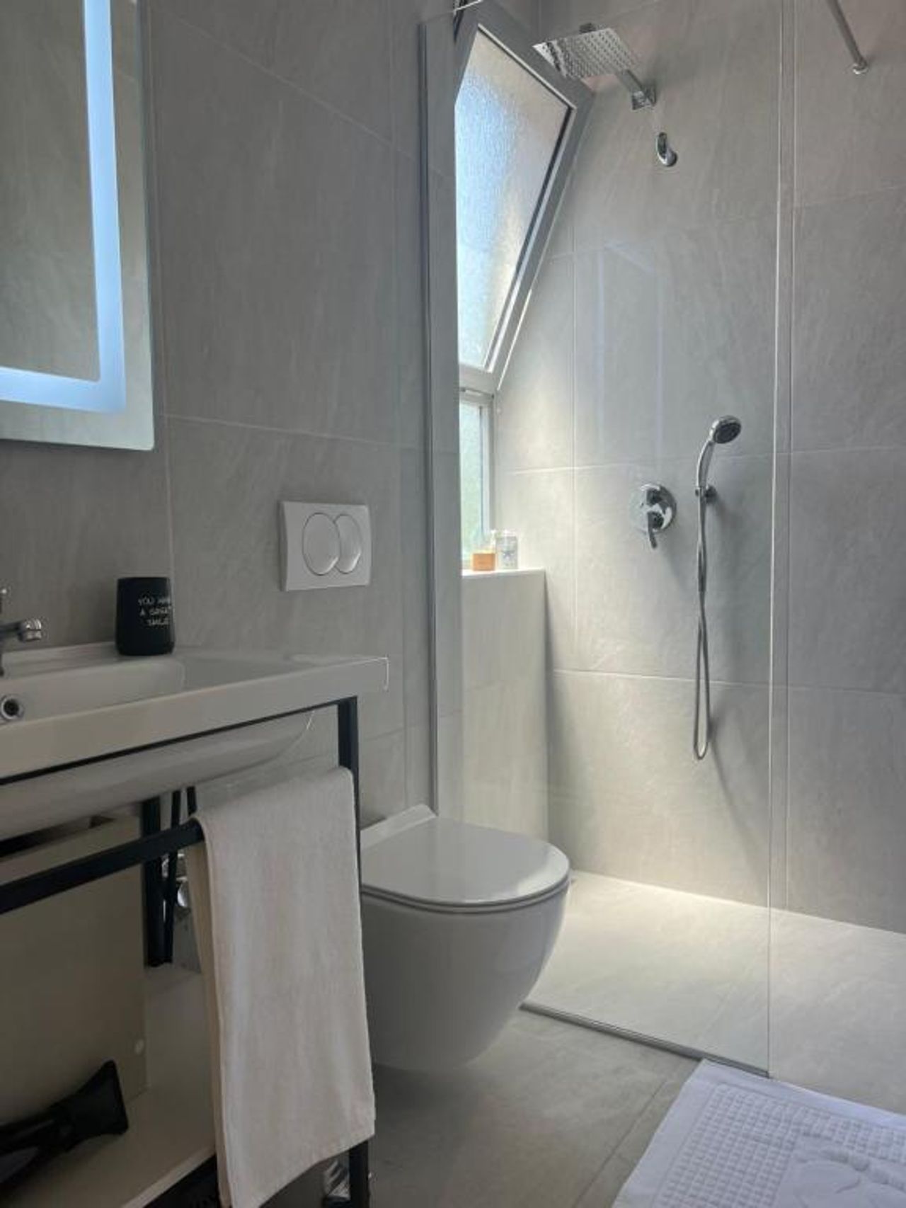 Checkpoint Tirana Apartments