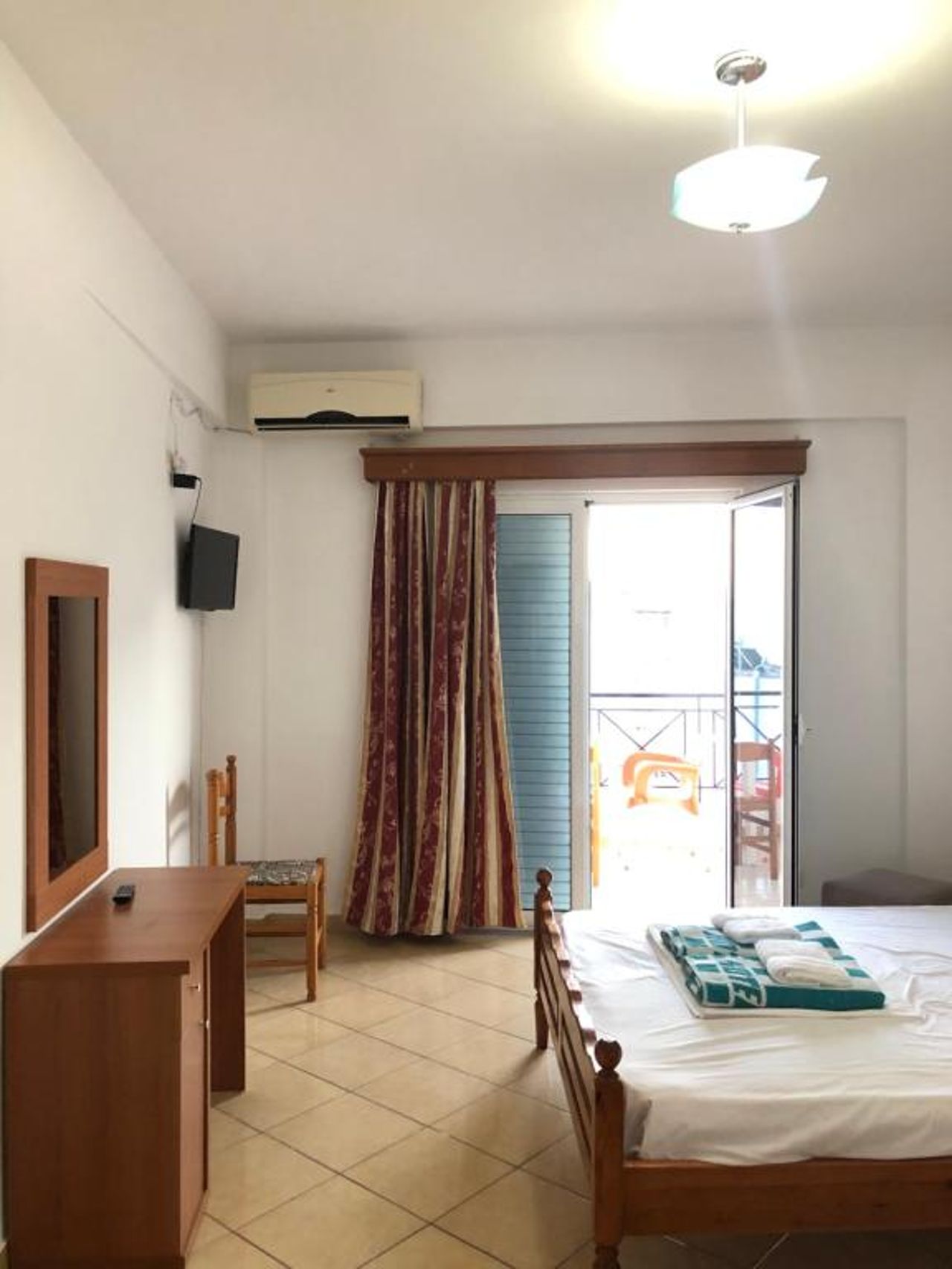 Center Hotel Pirro