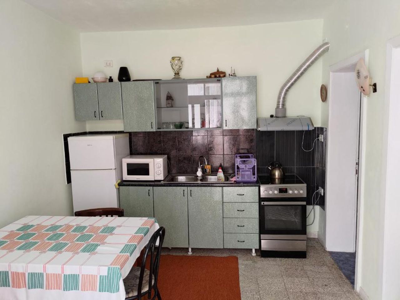 2 Bedroom house in center of Tirana (parking)