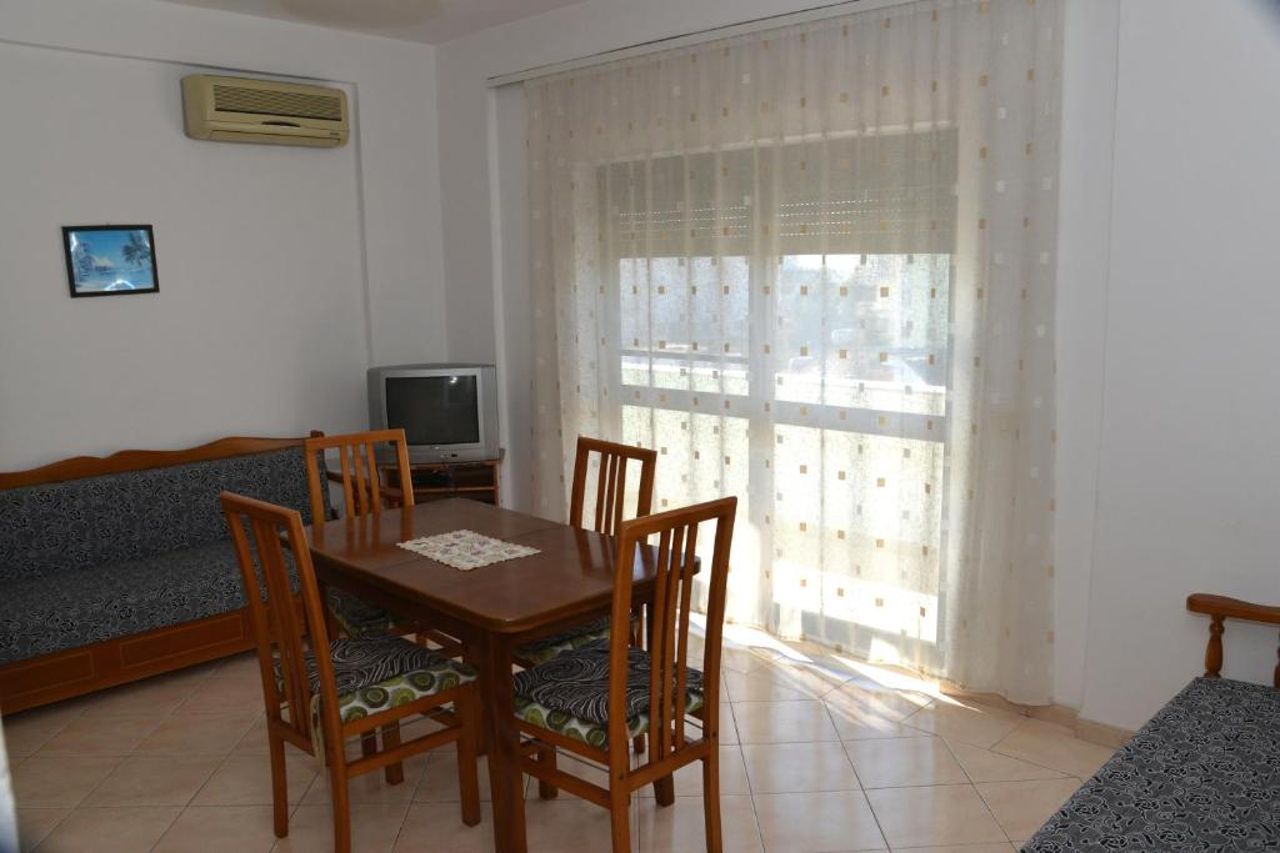 Cheap and Cozy Apartments for rent in Durres 100m by the beach