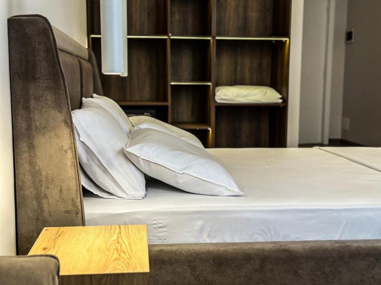 ALEXANDER Rooms