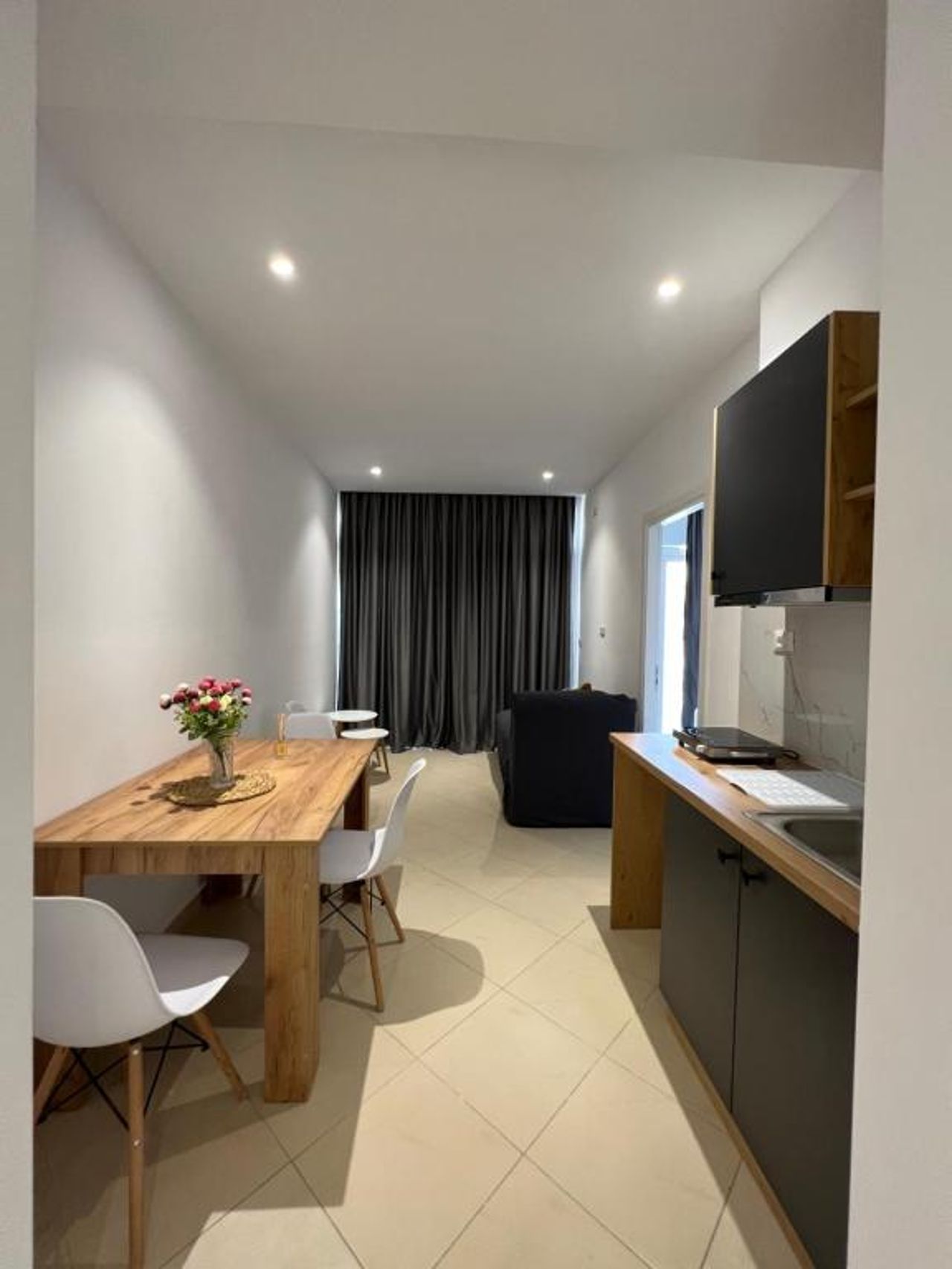 E&L Luxury Apartments