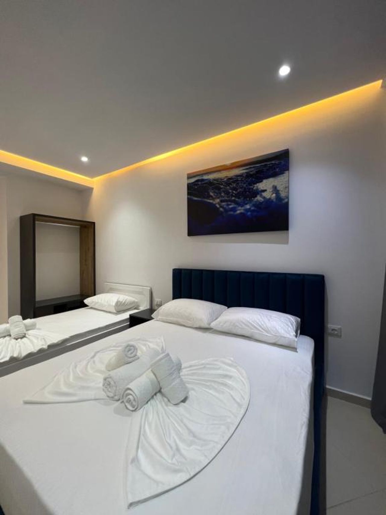 E&L Luxury Apartments