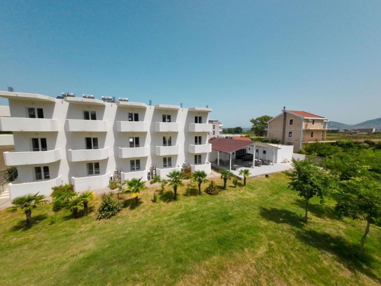Hotel Velipoja Village