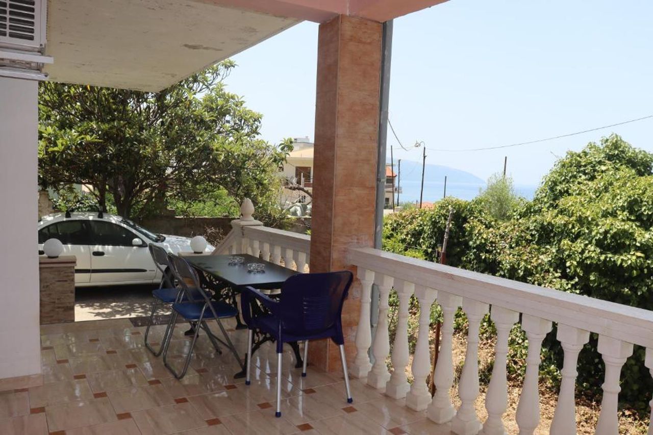 Biku Guesthouse on the hill