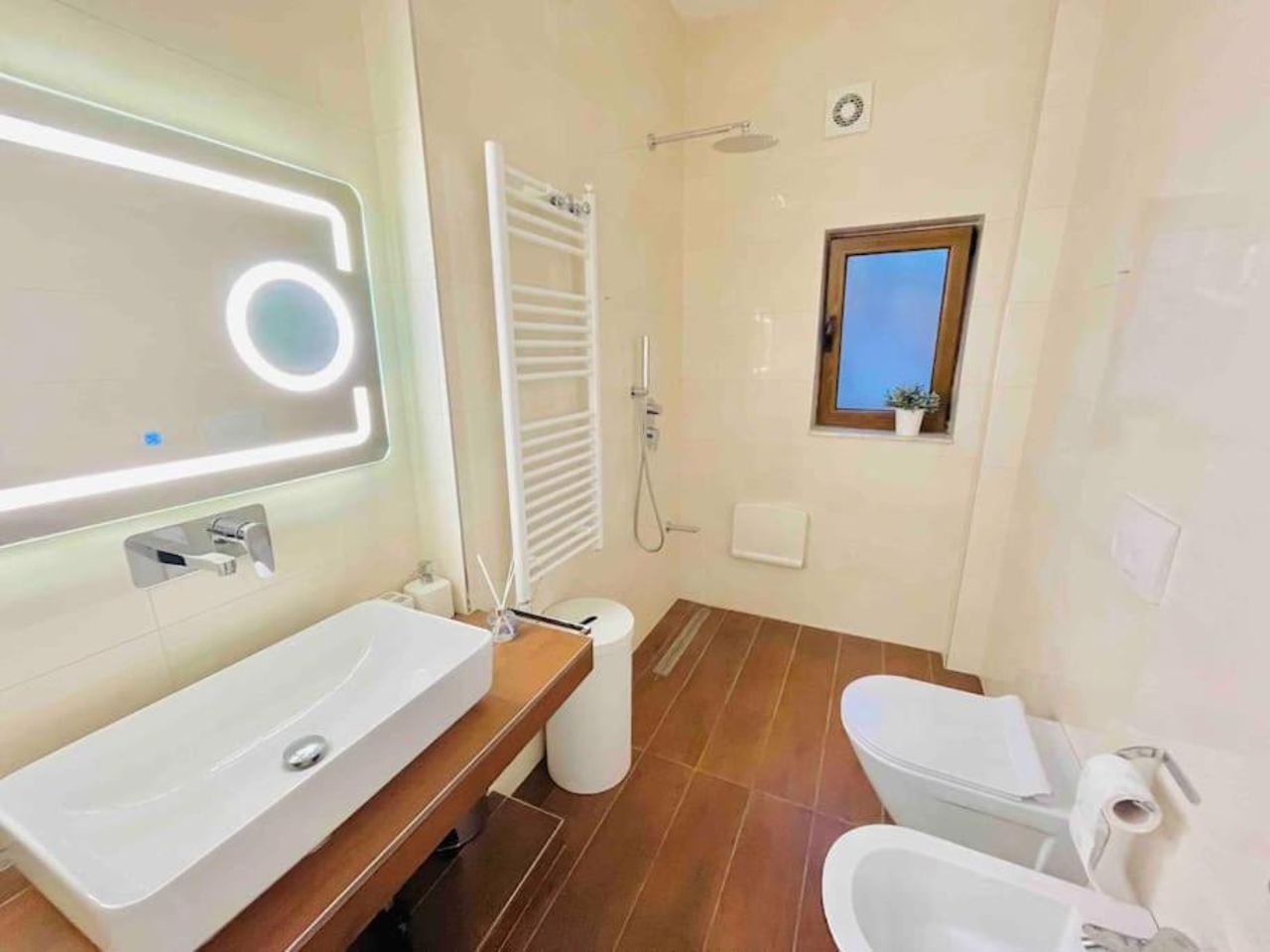 Sun apartment in the heart of Tirana