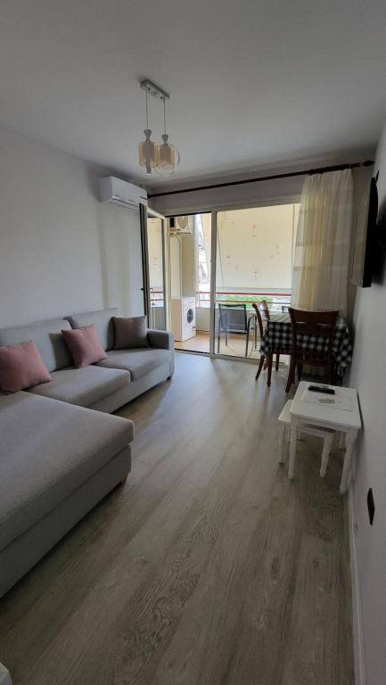 Green Studio Apartment