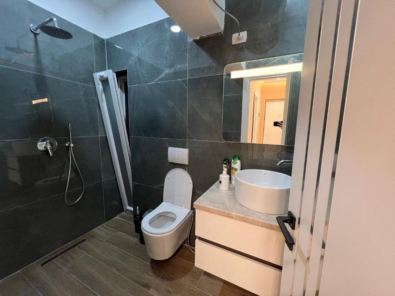 Stylish Apartment Near City Center