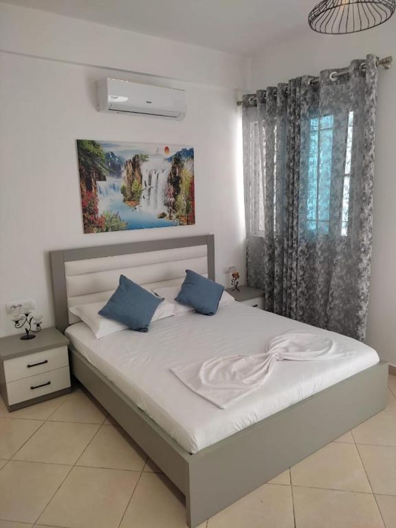 V Apartment