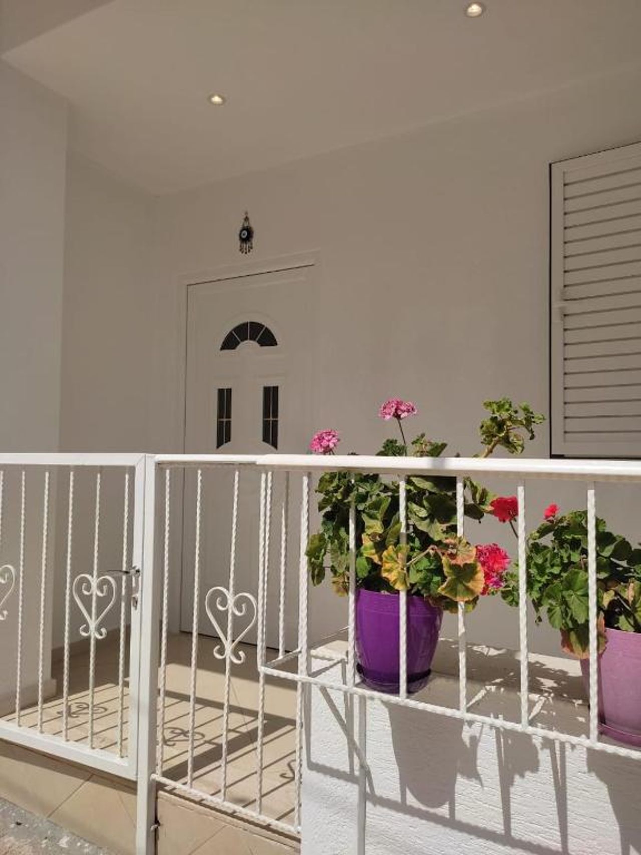 V Apartment