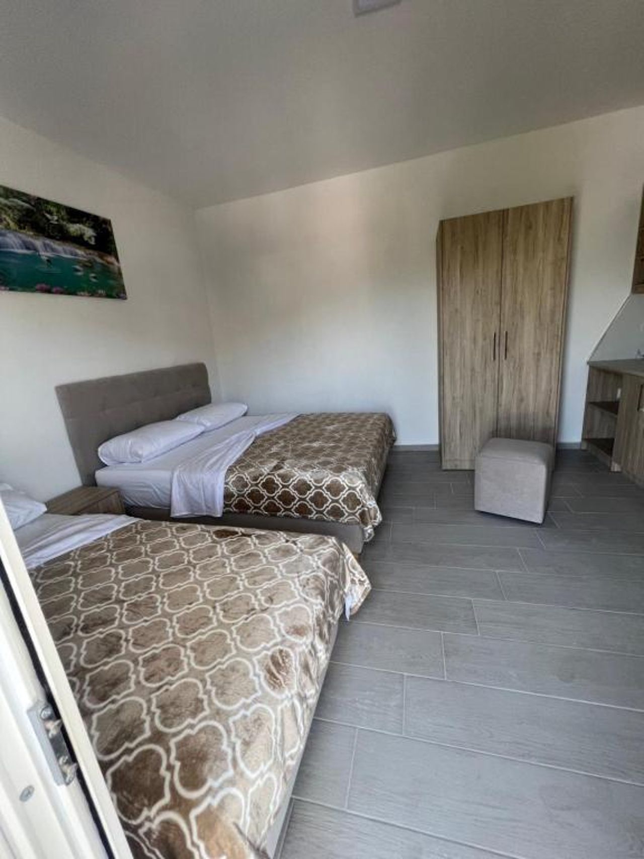 Adi’s Apartments