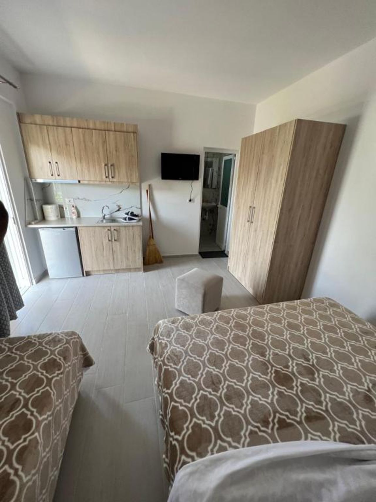 Adi’s Apartments