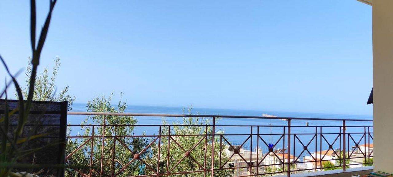 Villa Tato: Horizon Haven with Panoramic Sea Views in Himare.