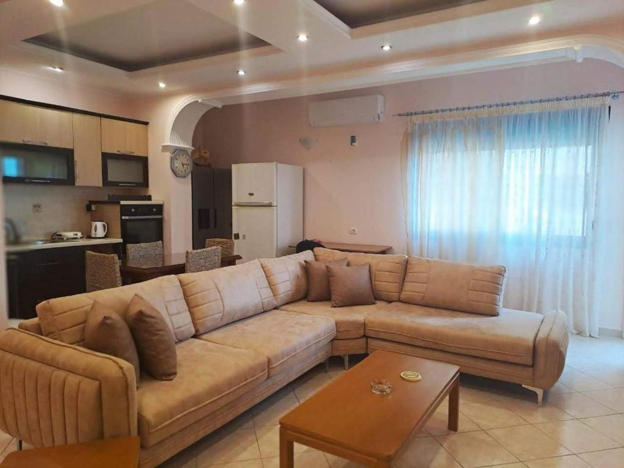 Lovely large summer apartment next to Lungomare