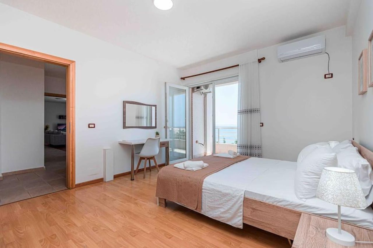 Grand View Apartment