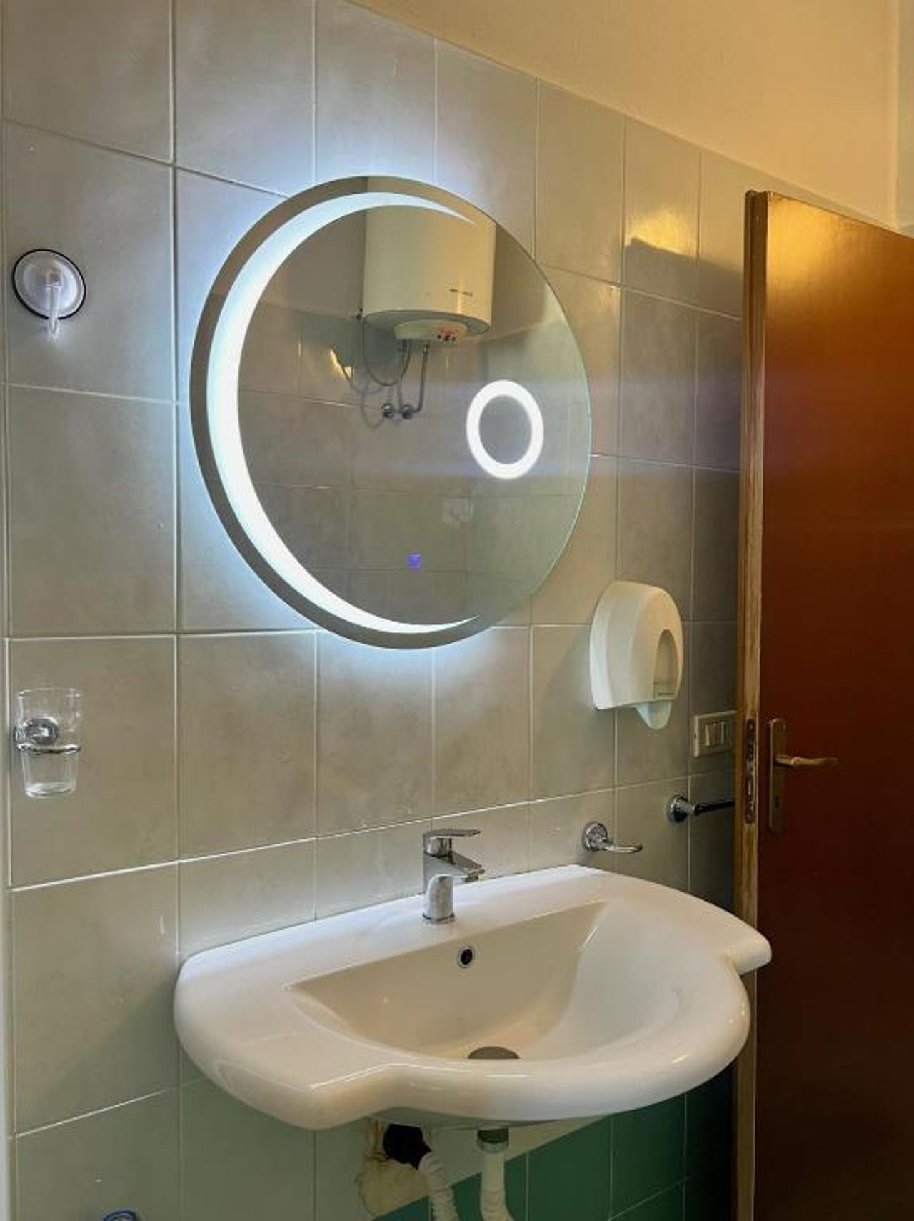 Marina' Apartment, Mali i Robit