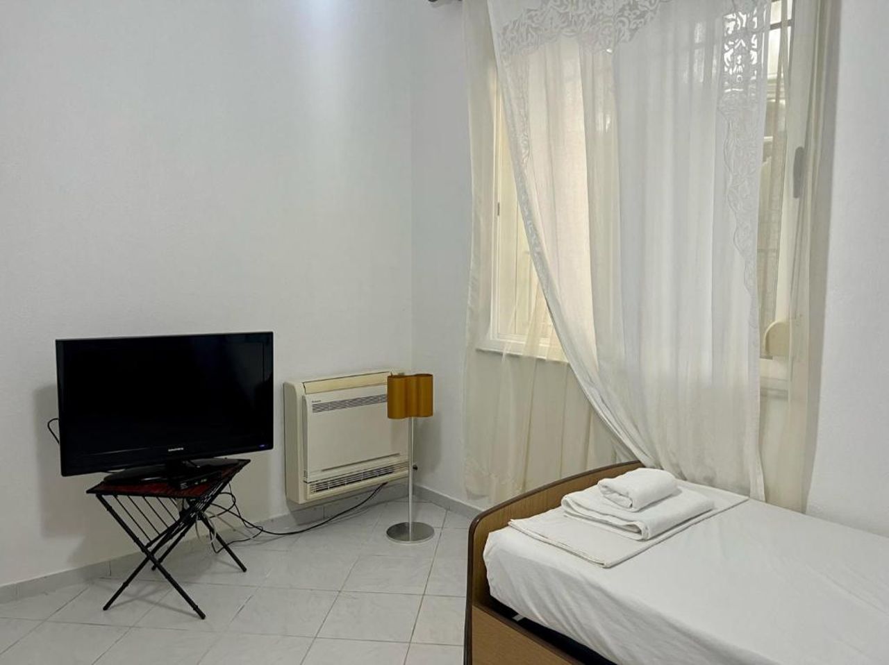 Marina' Apartment, Mali i Robit