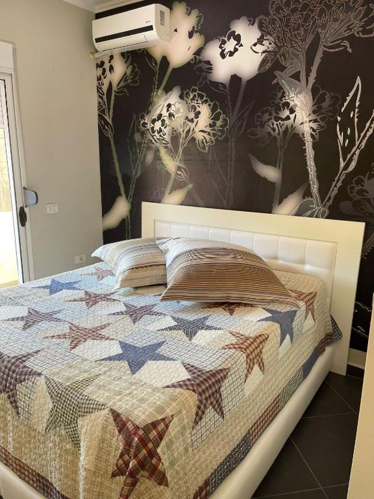 Julia Luxury Apartment