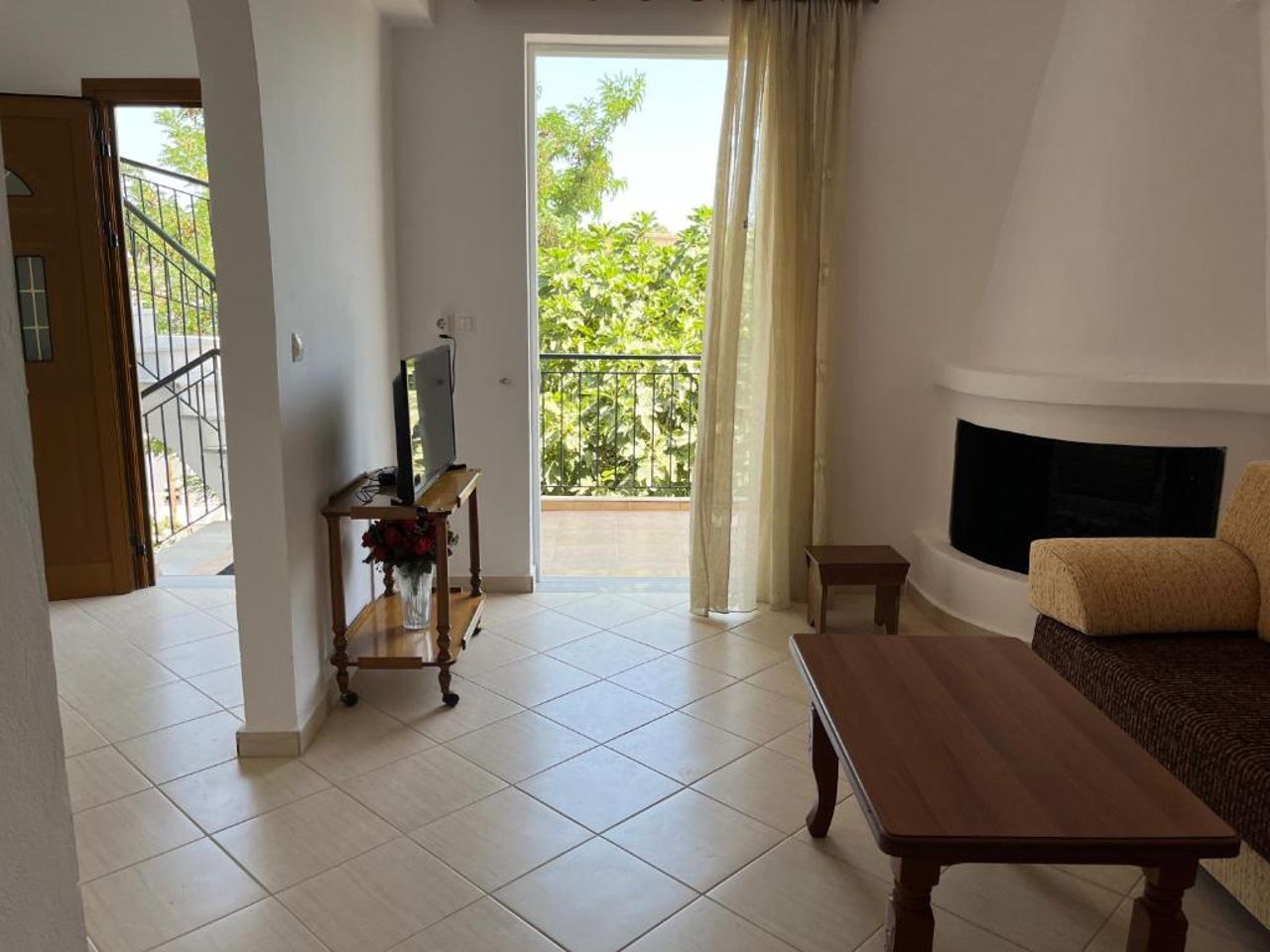 Tsaousi Apartments
