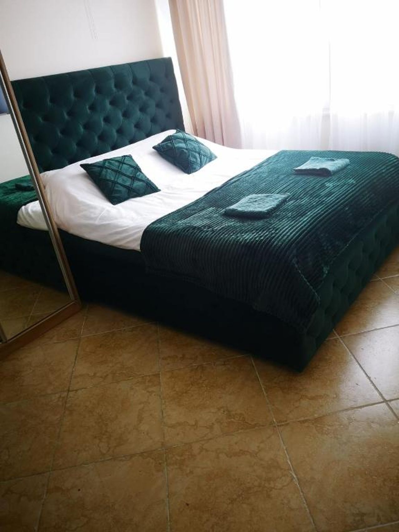 Riviera Deluxe Apartments