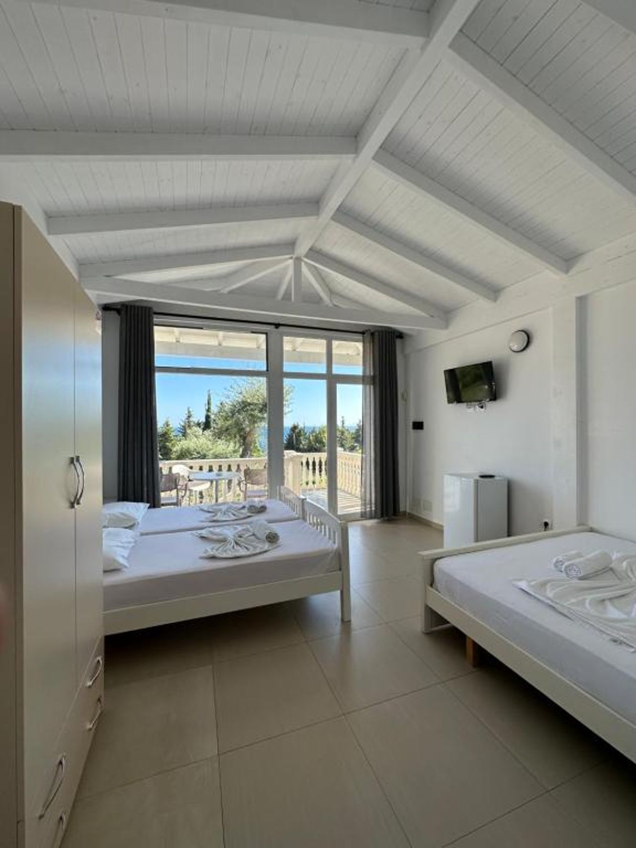 Essos Villas