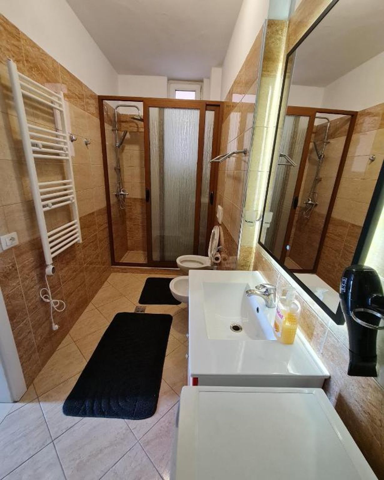 6th floor Apartments, Apartament