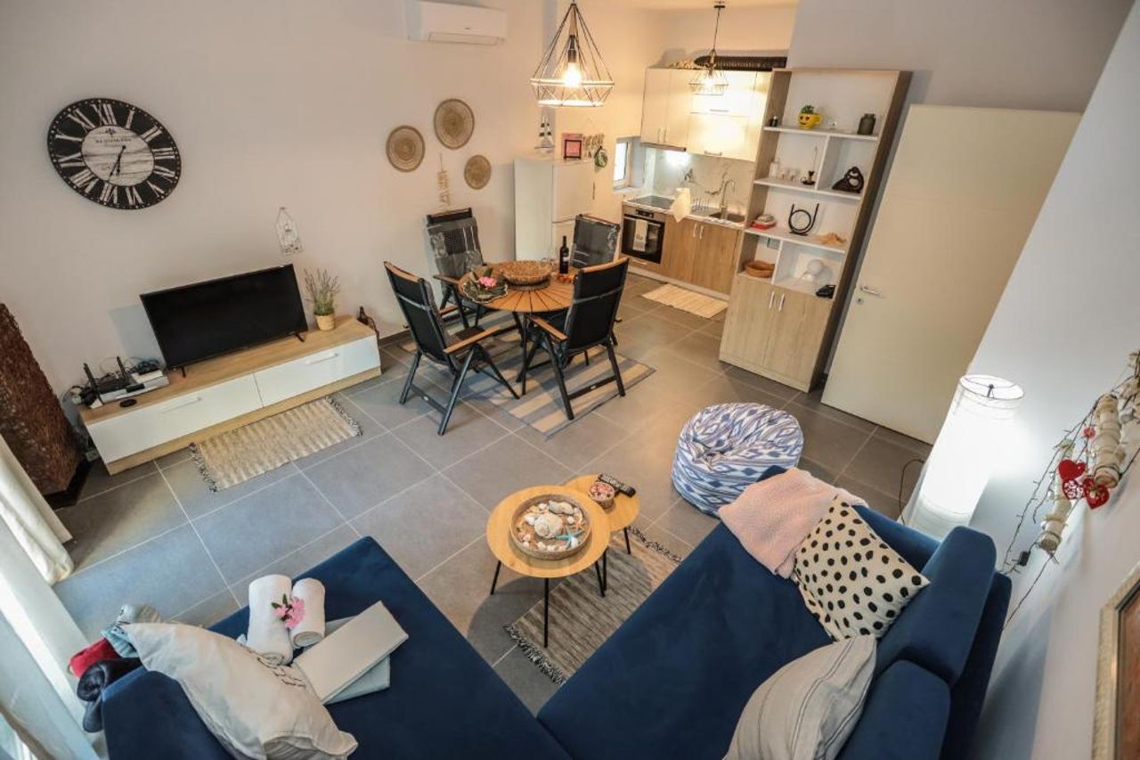 Costal Charm Apartment