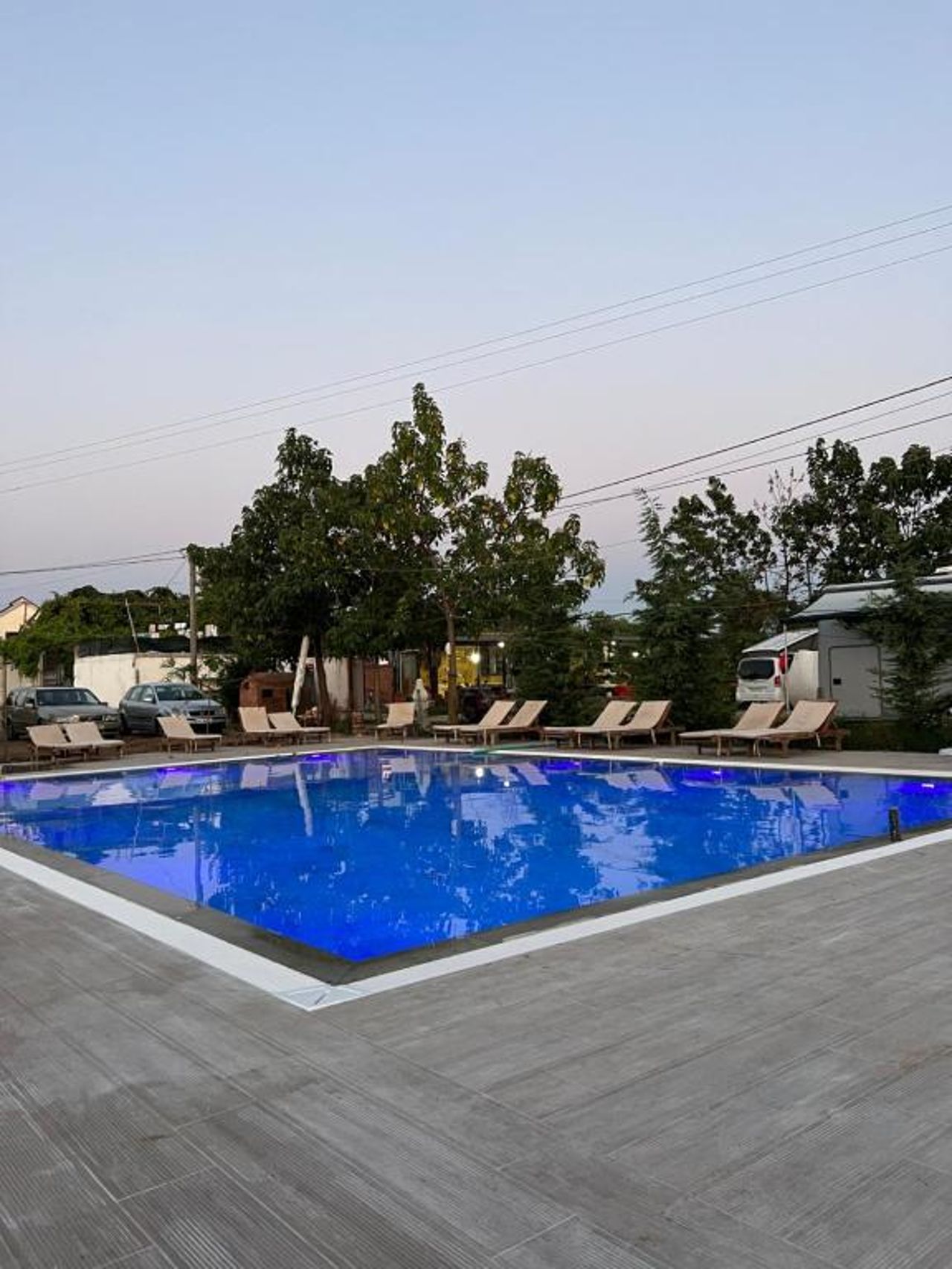 Windmill Shkodra Gesthouse Camping & Grill