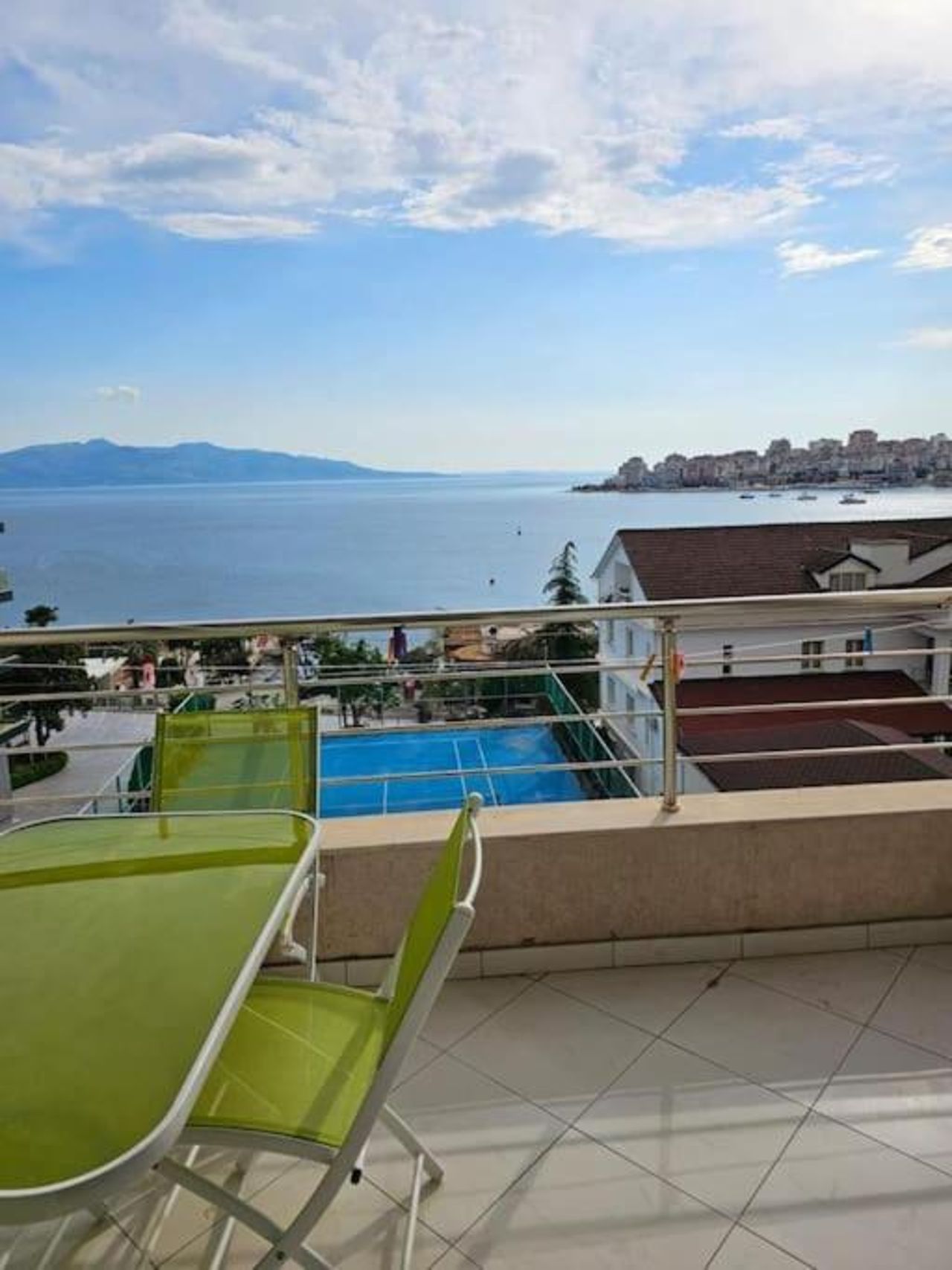Appartamento centrale con vista mare e garage