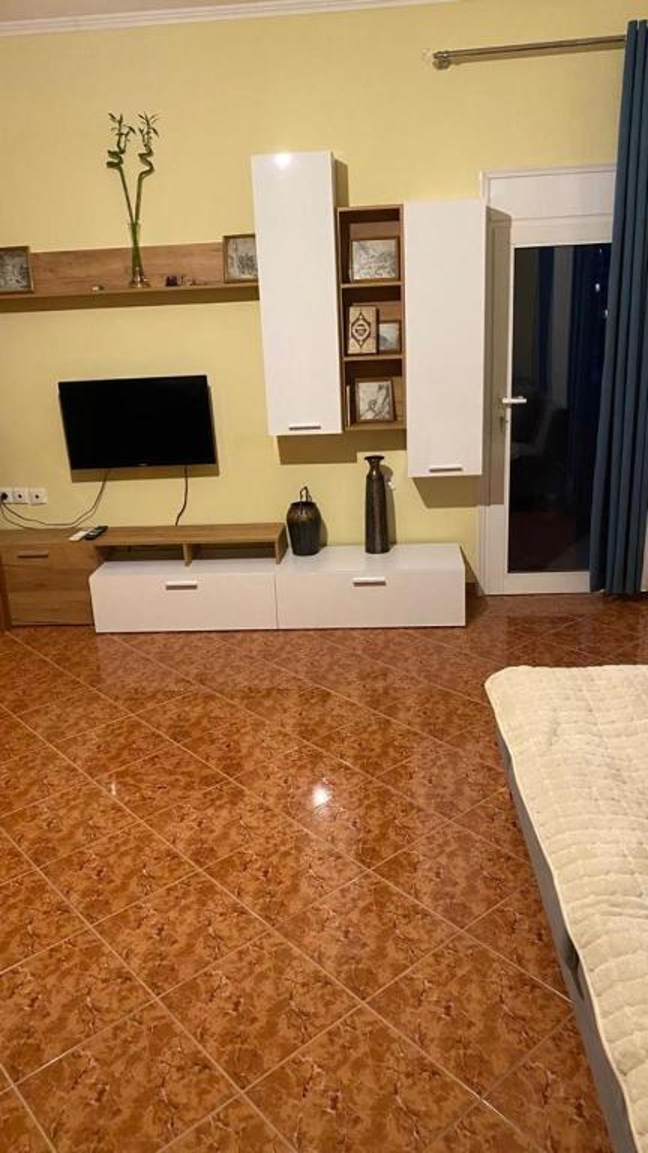 SI-RI Apartment