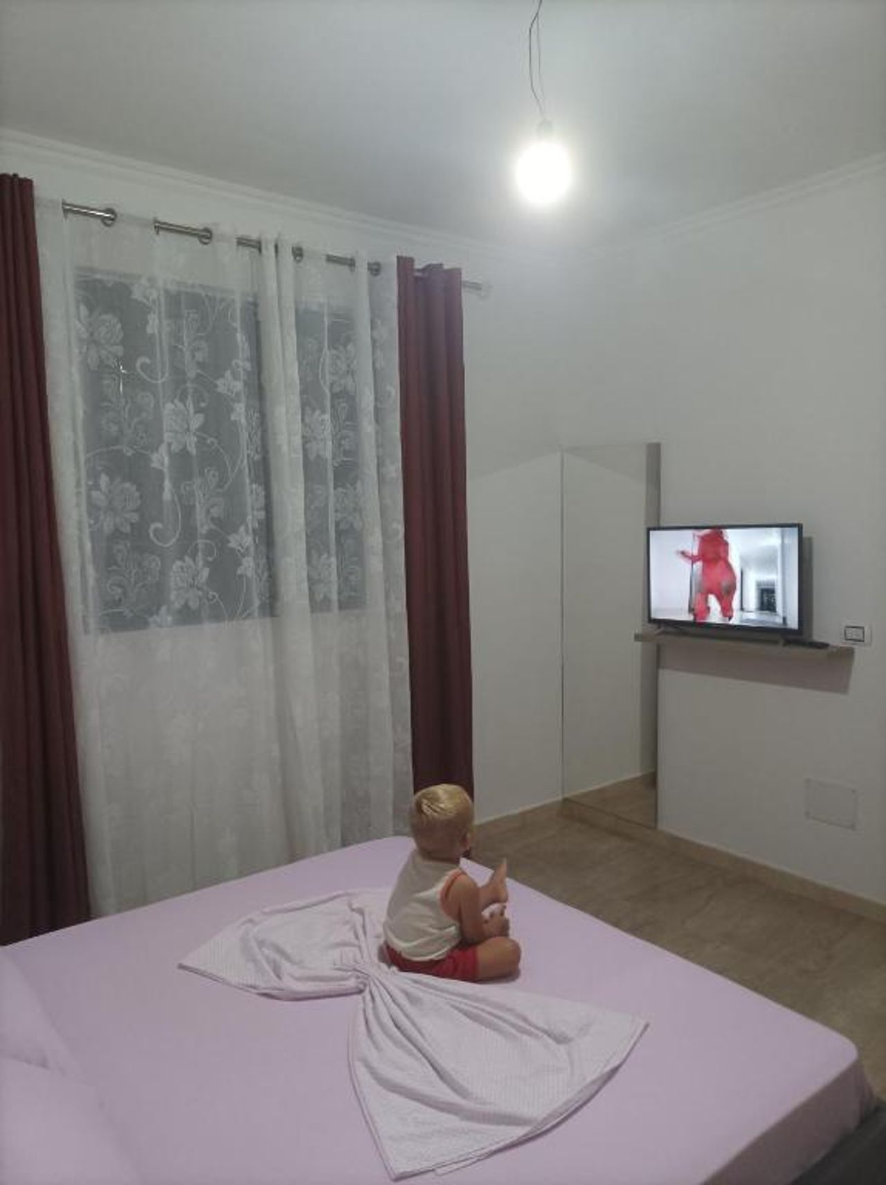 Kleidi's home