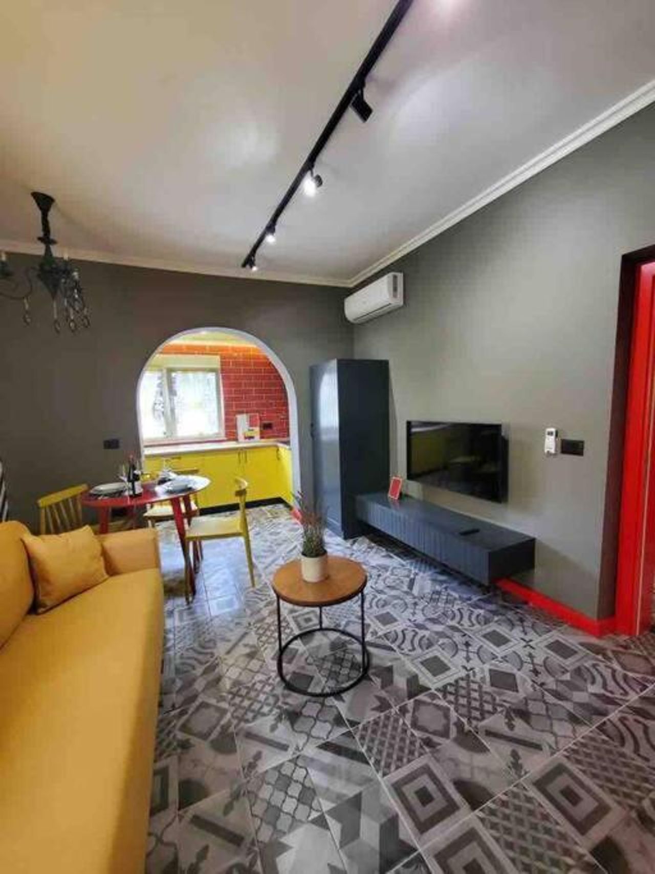 EMOJI house
