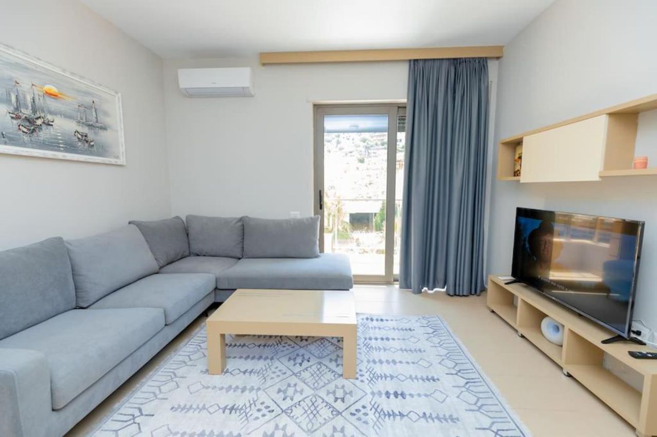 The Coastal Apartment
