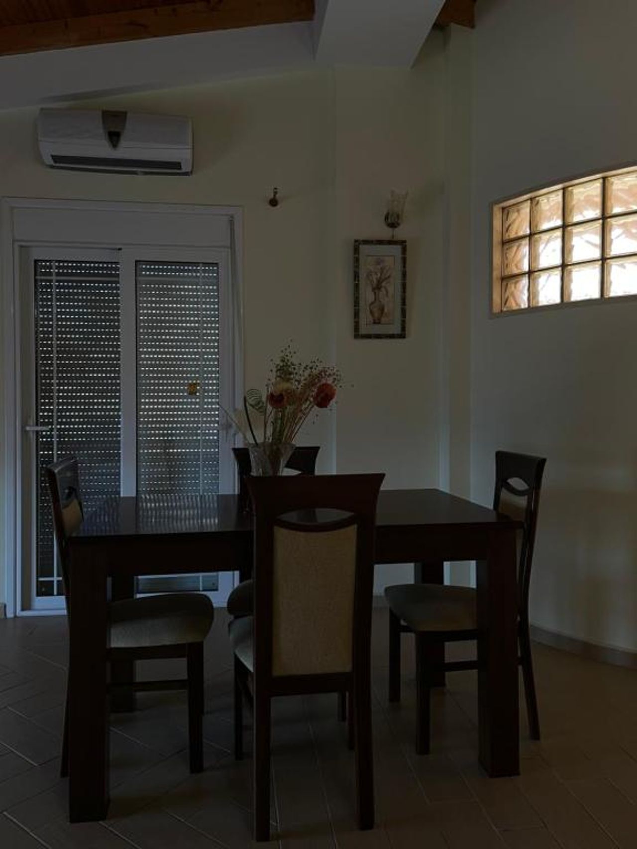 Leon Apartments 4