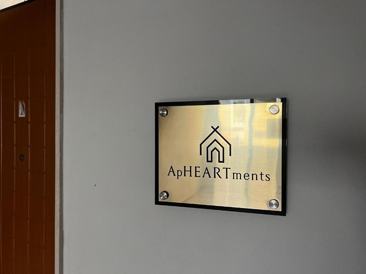 ApHEARTments