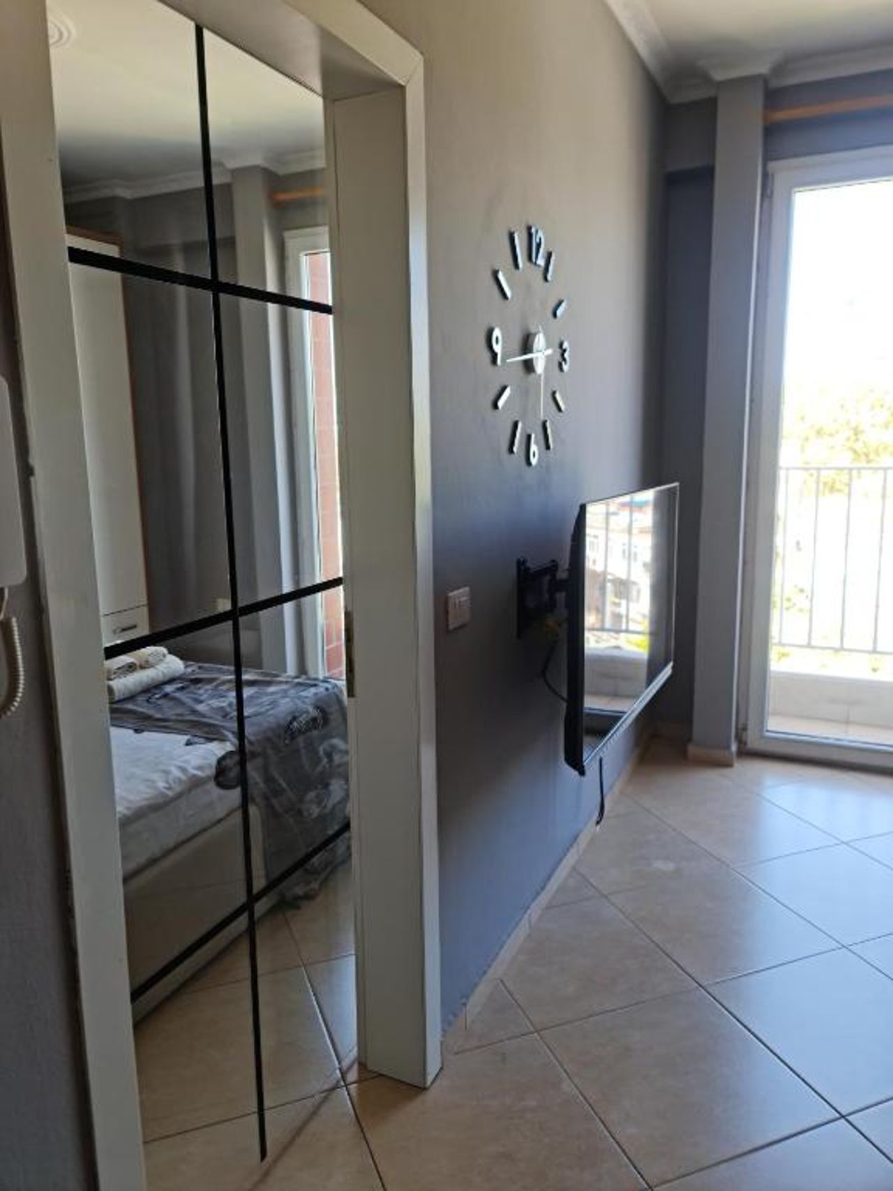 6th floor Apartments, Apartament