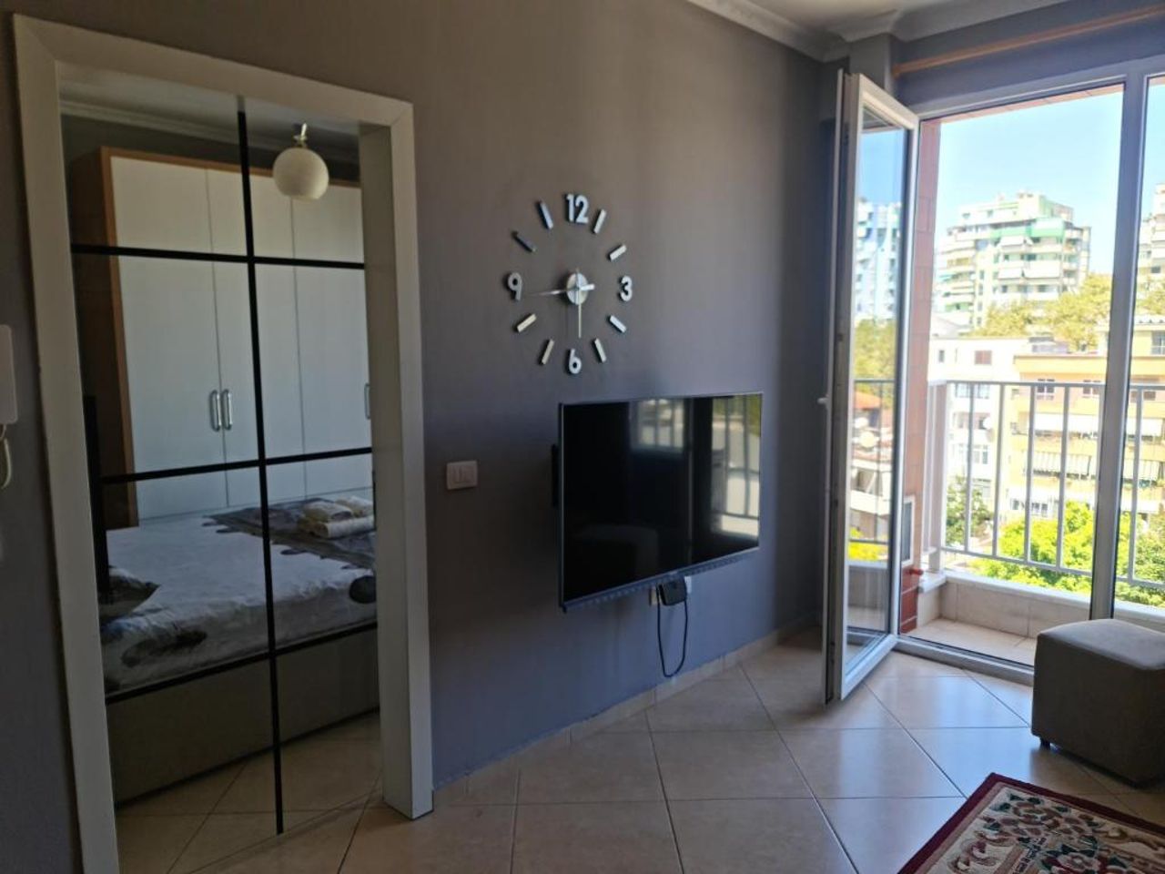 6th floor Apartments, Apartament