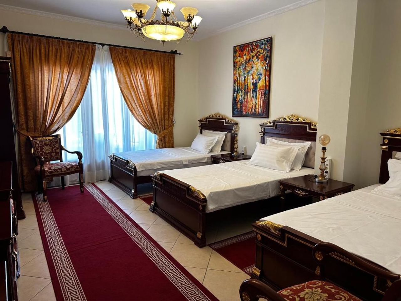 Dinasty Hotel