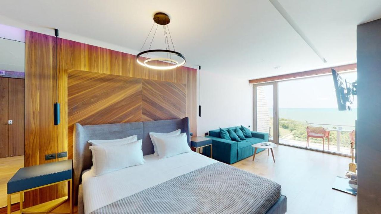 Luxury Apartment Cape of Rodon 2.1