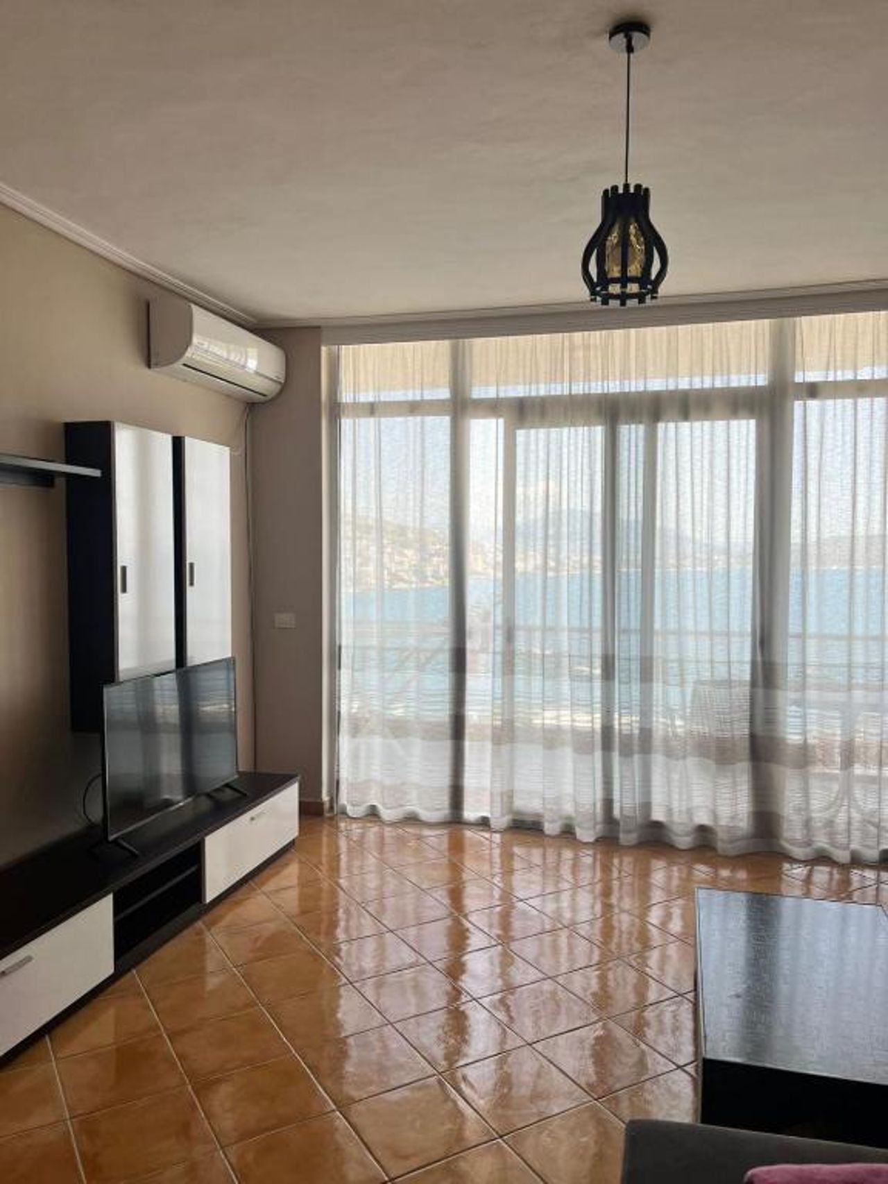 Spacious Sea View Apartment