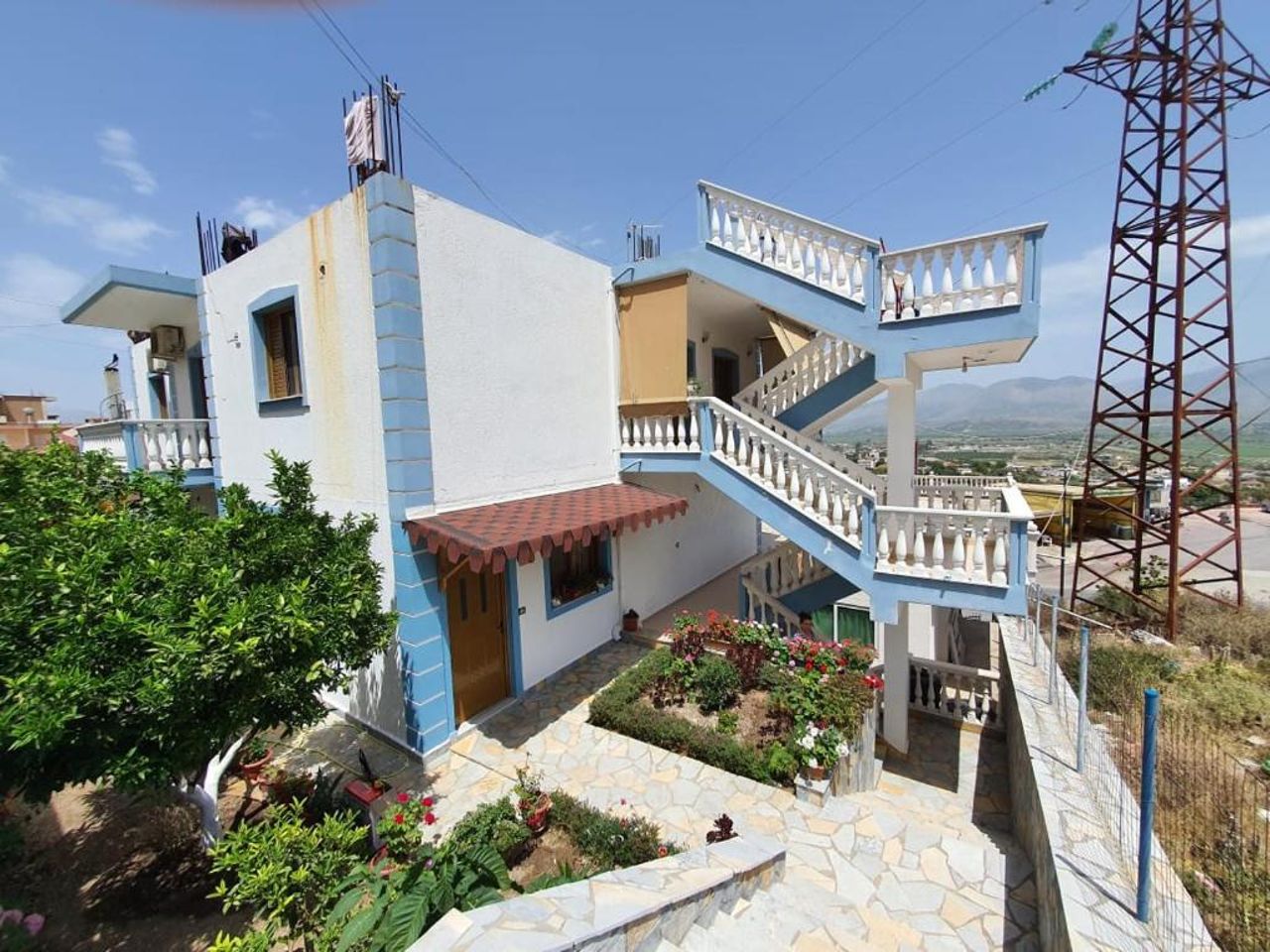 Vila Arjan Piro