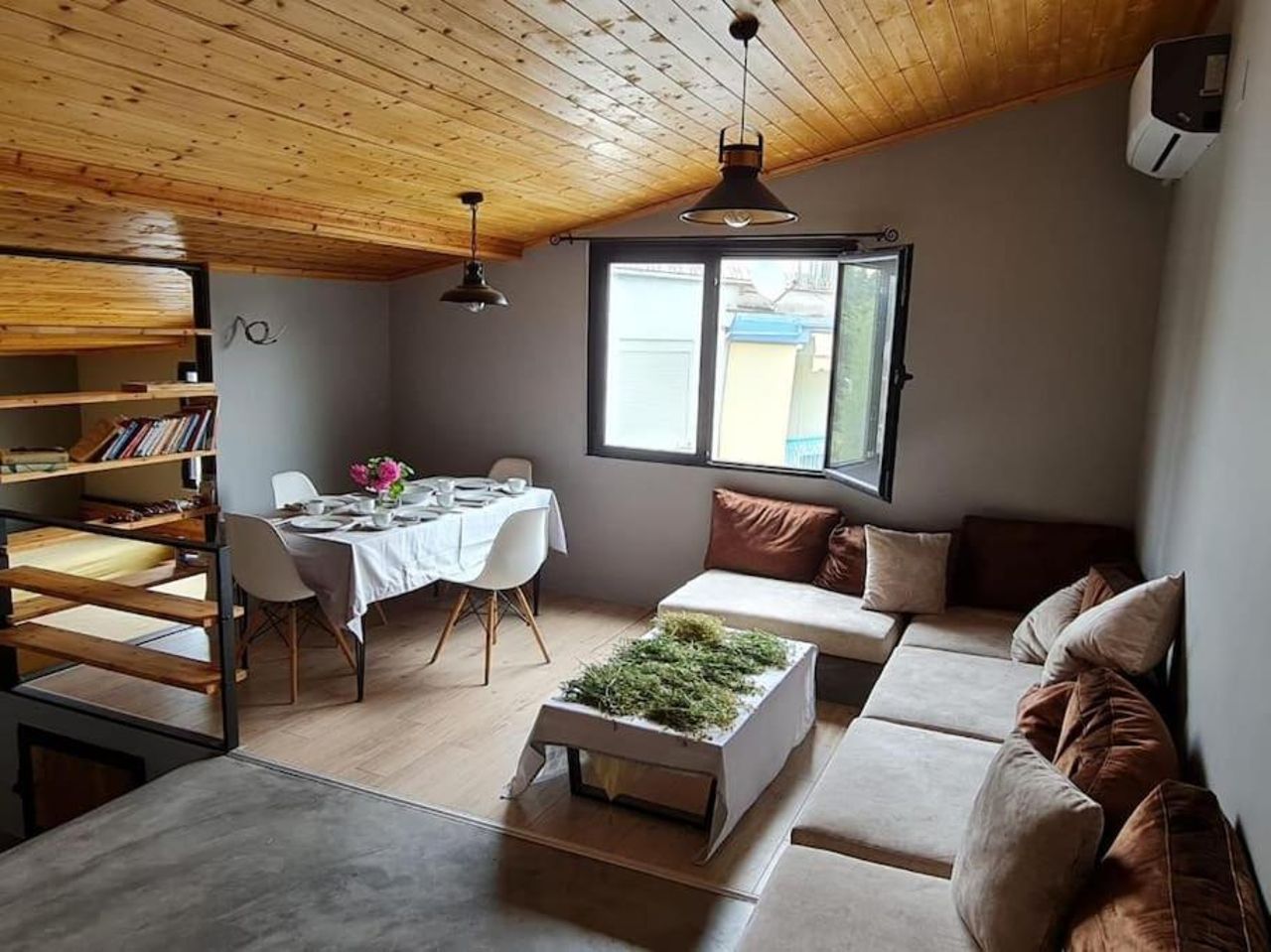Penthohuse with two bedrooms, Located near beach
