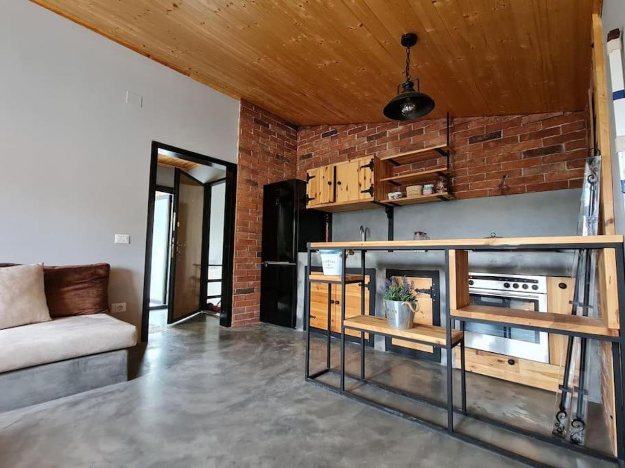 Penthohuse with two bedrooms, Located near beach