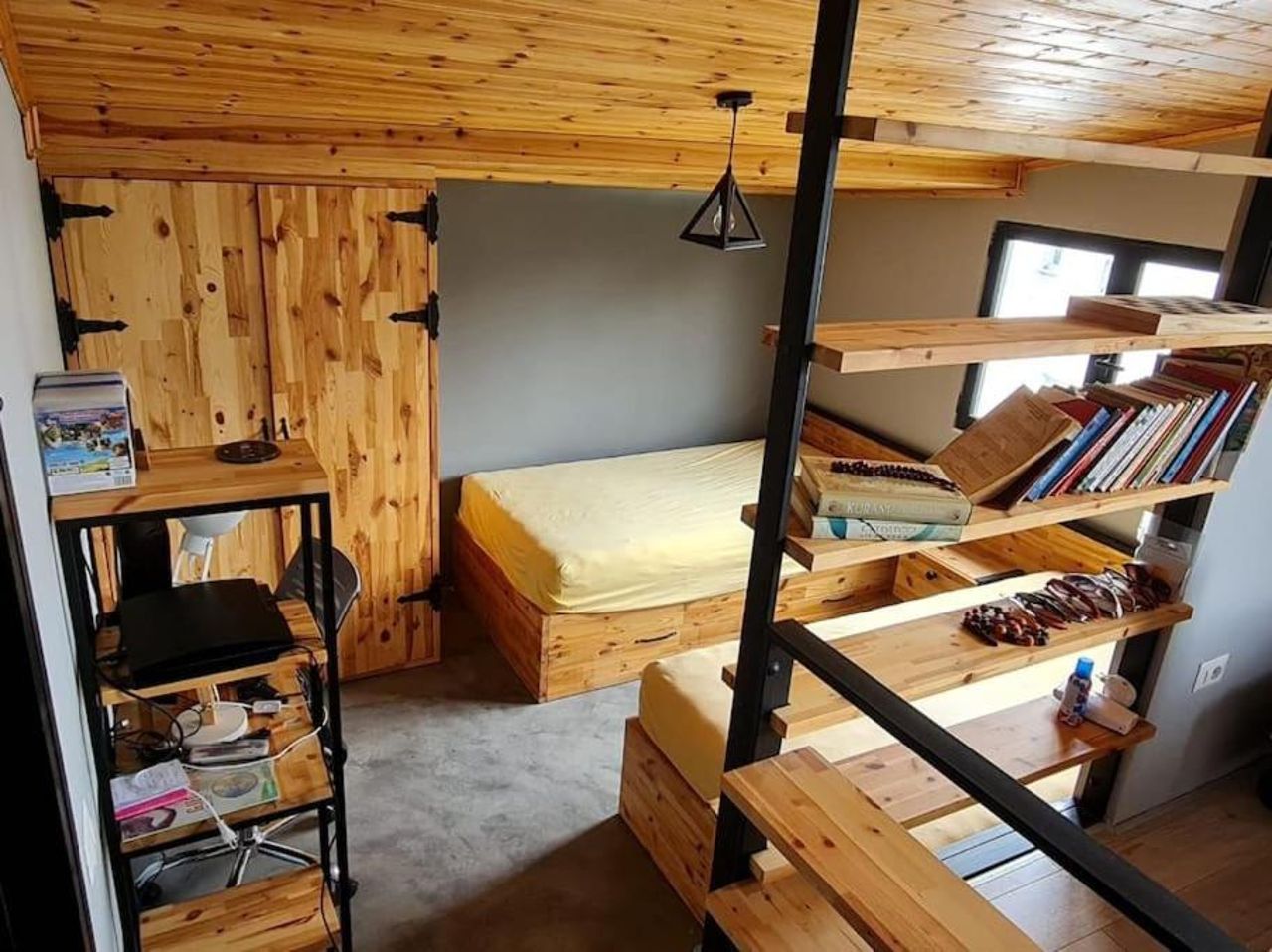 Penthohuse with two bedrooms, Located near beach