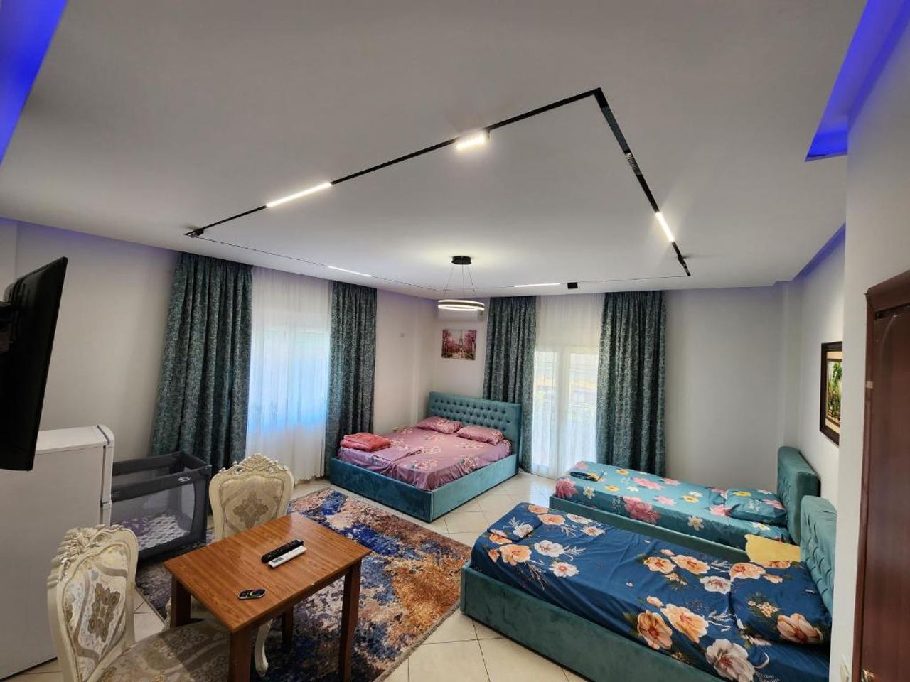 Tirana Class House