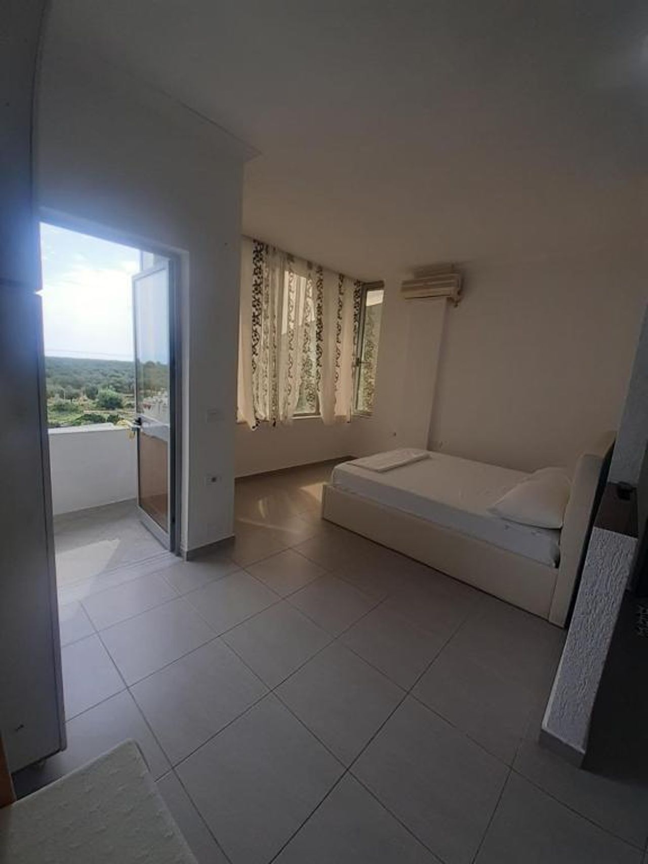 Borsh Amantius Apartments