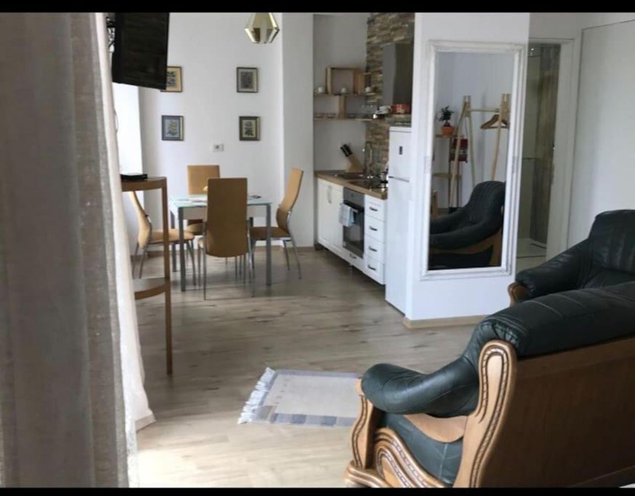 Flowers Studio - Pazari i Ri